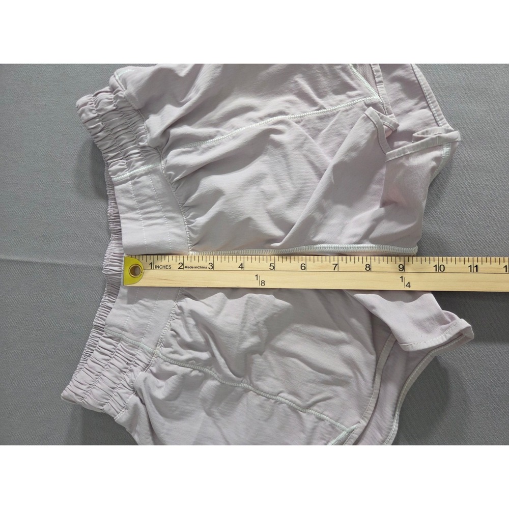 Lululemon Shorts Womens 4 Purple Lined Hottie Hot Performance Stretch Run Gym - Picture 6 of 8